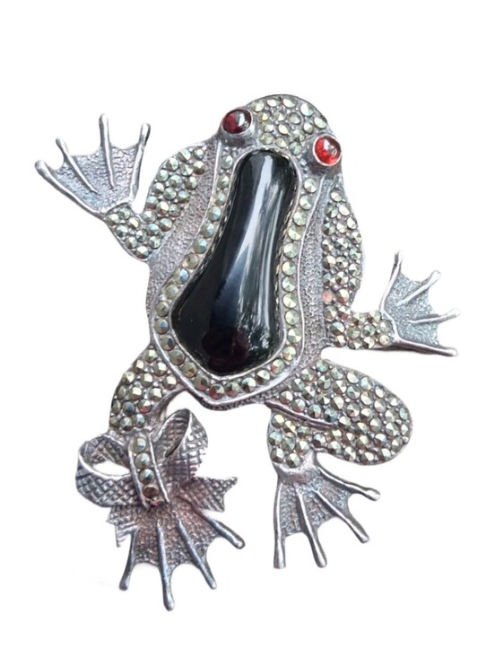Vintage Jewelry - Vintage Sterling Silver Marcasite Onyx Frog Pin with Bow Accent